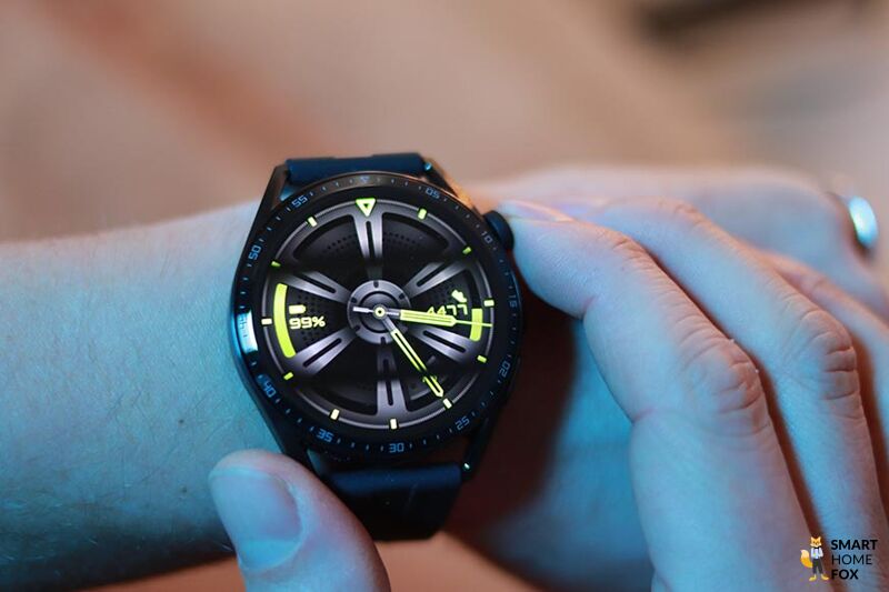 Man sieht die Huawei Watch GT 3.